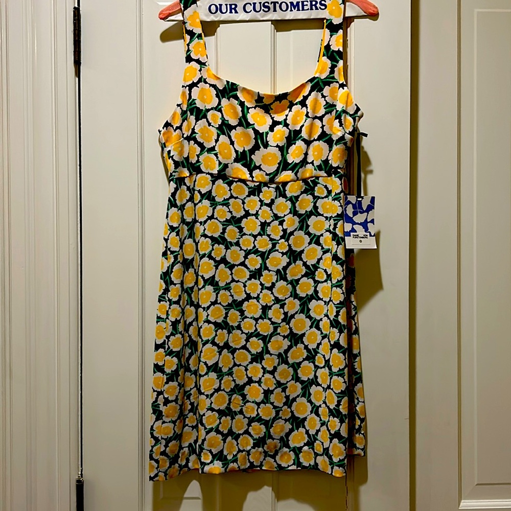 BRAND NEW ! Diane VonFurstenberg Short dress Size 10, Brand New